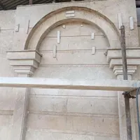 کارگر سنگکاری و کاشیکاری