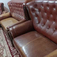 دو دست مبل و یه میز نهارخوری