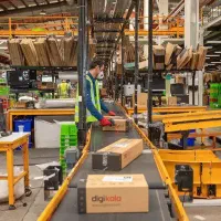 جذب در انبار پردازش دیجی کالا(بیمه و سرویس)