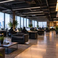 یک نفر جهت پیگیری مشتری و ادمین