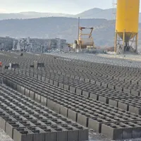 کارگر.  انبار بلوک