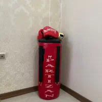 کیسه بوکس با دستکش