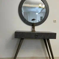 آیینه و کنسول