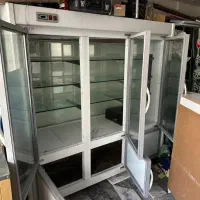 یخچال استاده ویترینی وفریزر تاپینگ