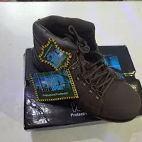 کفش ایمنی و کوهنوردی وُلتکس خارجی|کیف، کفش، کمربند|شیراز, فرهنگ شهر|دیوار