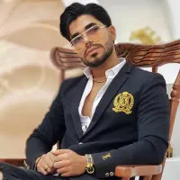 راننده شخصی و دسیار مدیرعامل هستم.متهد به‌کارمنظم