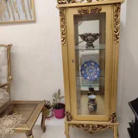 ویترین طلایی کوچک