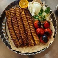 مهمونت غذاشو خورد منتظر سوالشم باش