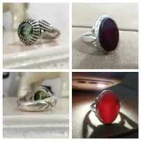 تعدادی انگشتر نقره و تسبیح