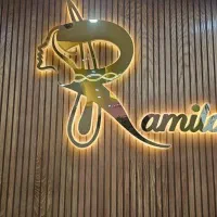 اپراتور لیزر خانم در کلینیک زیبایی