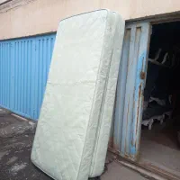 دو عدد تشک تک نفره ویک دو نفره سالم سالم هست