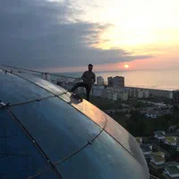 شیشه خم ساختمانی