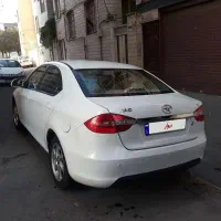 جک j5سفید بیرنگ ۹۳ کم کار کرد