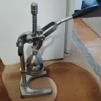 آبمیوه گیری دستی