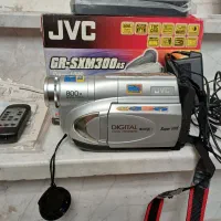 دوربین فیلمبرداری  و عکاسی یاشیکا وپایه دوربین