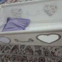 گهواره نوزادی|تخت و صندلی بچه|رباط‌کریم, رباط‌کریم|دیوار