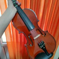 ویولن مدل والنسیا همراه با بالشتکش و چهار کتاب