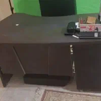 تعدادی میز و صندلی چرخ دار اداری|مبلمان اداری|شاهین‌شهر, فردوسی|دیوار