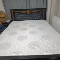 تخت خواب دو نفره به همراه خوشخواب در حد نو