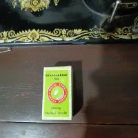 تعدادی بسته سوزن چرخ خیاطی ژاپنی  وتعدادی کاموا
