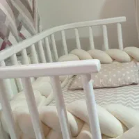 تخت کنار مادر