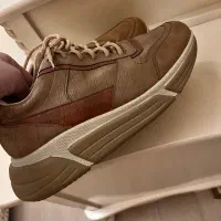 کتونی سایز ۳۹ولی غالبش کوچیکه به ۳۸میخوره