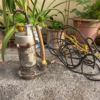 پمپ کف کش سالم خیلی کم کارکرد|سایر لوازم برقی|رشت, انصاری|دیوار