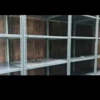 ویترین مغازه وقفسه