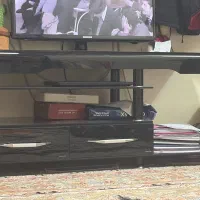 میز تلویزیون شیشه ای