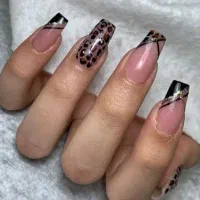 آف آموزش ومدل کاشت ناخن ...750|خدمات آرایشگری و زیبایی|خرم‌آباد, |دیوار