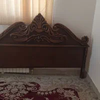 تخت خواب و میز کامپیوتر