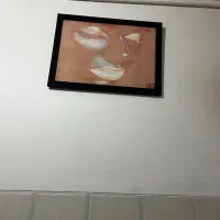 سه عدد تابلو با یک عدد ساعت دیواری کاملا سالم