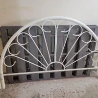 تخت دونفره فرفورژه با تشک رویال با میز آرایش