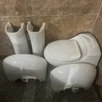 توالت فرنگی به همراه دو عدد روشویی