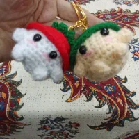 عروسک دست بافت است