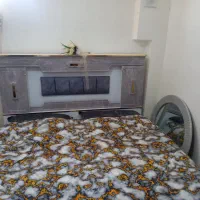 تخت دونفره همراه با تشکو تخته های‌زیر تشک