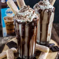 کافه-بهترین-لوکیشن-بورس-کافه-و-کتاب-و-هنر-انقلاب