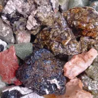 سنگ زیبا برای داخل آکواریوم