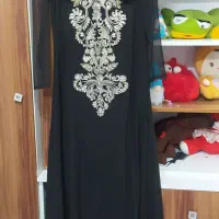 لباس مجلسی|لباس|قم, وادی السلام|دیوار