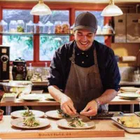 استخدام نیروی فست فود همه قسمت ها