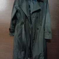 تعدادی لباس|لباس|رشت, توشیبا|دیوار