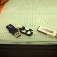 فلش ۸ و ۴ و ۱ گیگ