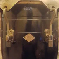 ست دو تکه کونگا|درام و پرکاشن|تهران, فلسطین (میدان انقلاب)|دیوار