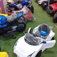 ماشین شارژی فراری سفید دو موتوره|اسباب‌‌بازی|قم, شهر قائم|دیوار