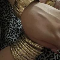 النگوی طلا تقریبا ۸۰ گرم هستش