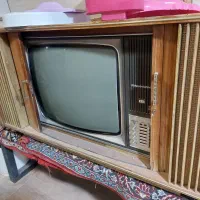 تلویزیون قدیمی و دکوری