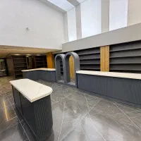 مغازه به همراه ویترین داروخانه