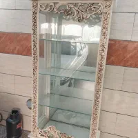 ویترین شیشه ای