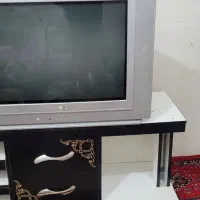 میزتی وی و تلویزیون و تشک تخت یک نفره