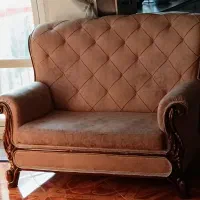 مبل راحتی کاملا نو چوب وپارچه سالم